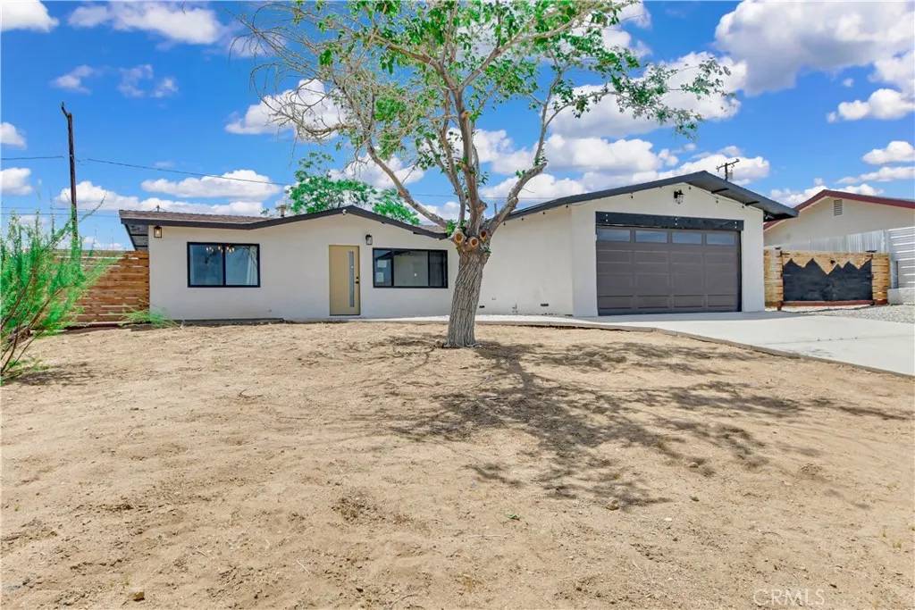 Joshua Tree, CA 92252,61461 El Reposo Street