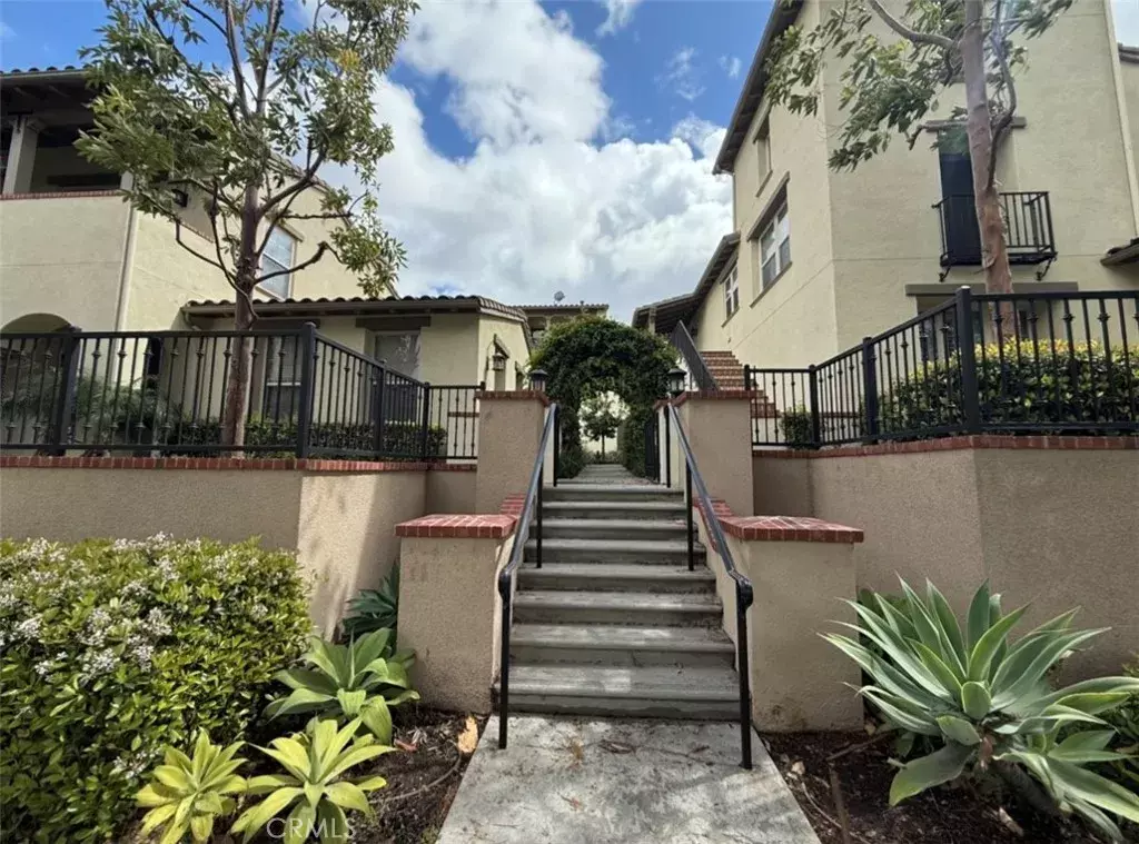 Irvine, CA 92620,24 Vintage