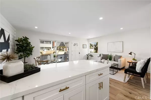 Newport Beach, CA 92663,212 Orange Street