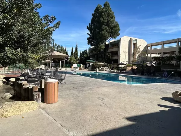 Lakewood, CA 90715,12121 Centralia Street #305