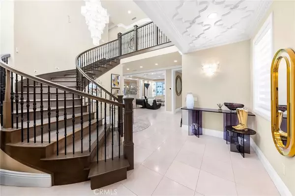 Irvine, CA 92618,123 Calderon