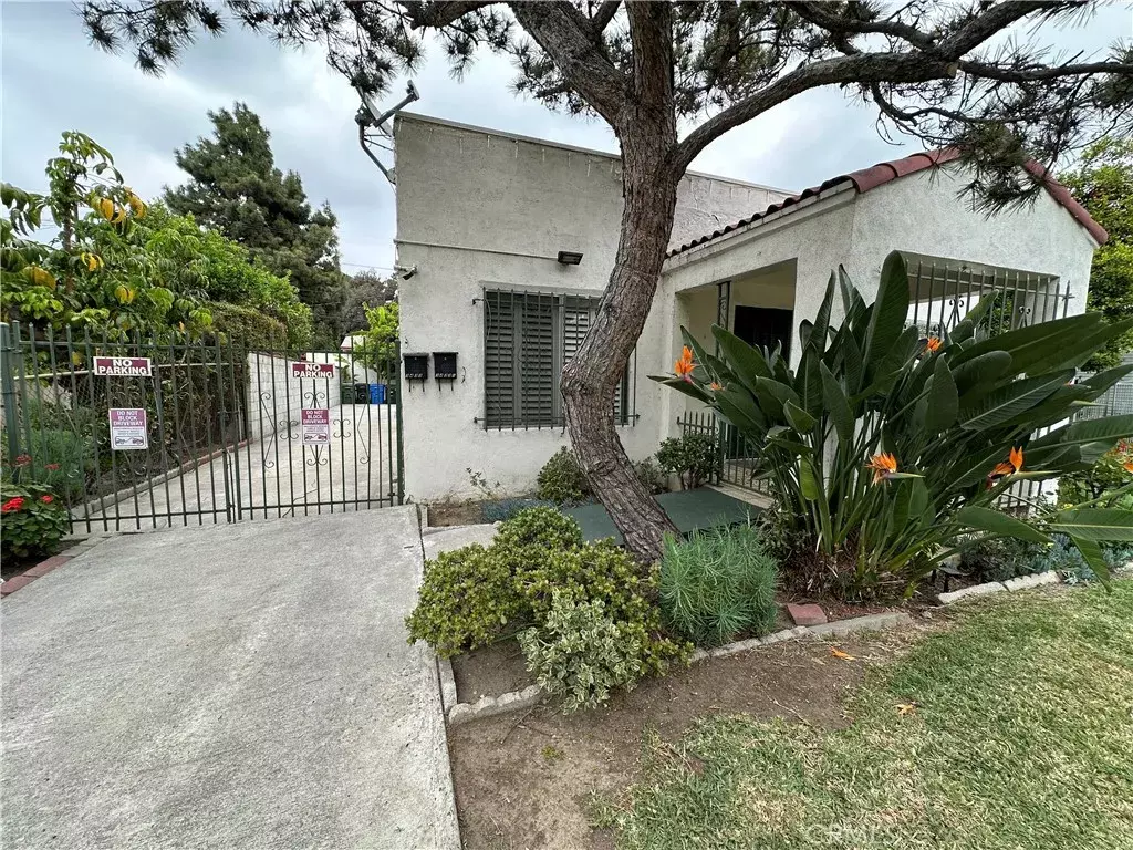 Los Angeles, CA 90039,3433 Larga Avenue