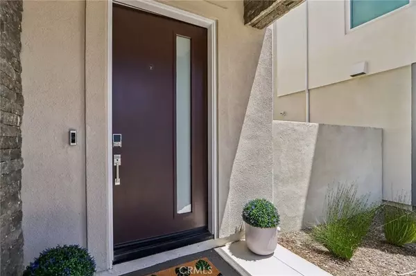 Valencia, CA 91381,26720 Afton Lane