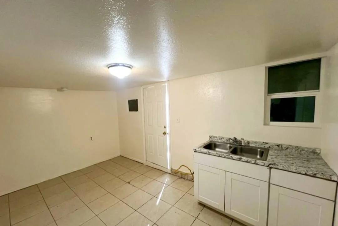 Bakersfield, CA 93307,1324 Murdock Street