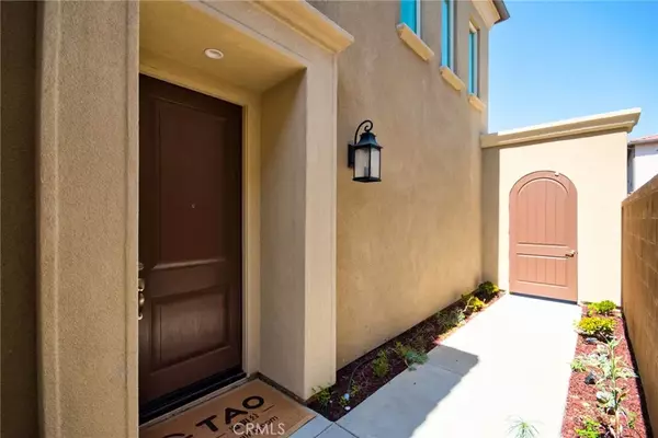 Irvine, CA 92618,223 Gaspar
