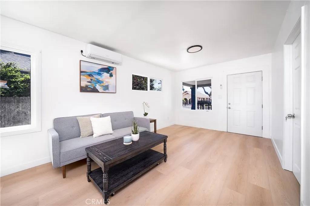 Santa Ana, CA 92703,1009 W Myrtle Street