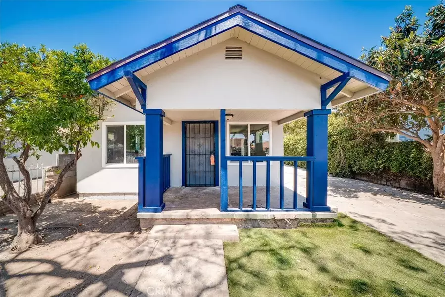 1009 W Myrtle Street, Santa Ana, CA 92703