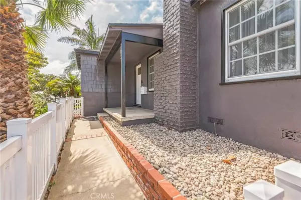 Redondo Beach, CA 90277,703 Avenue D