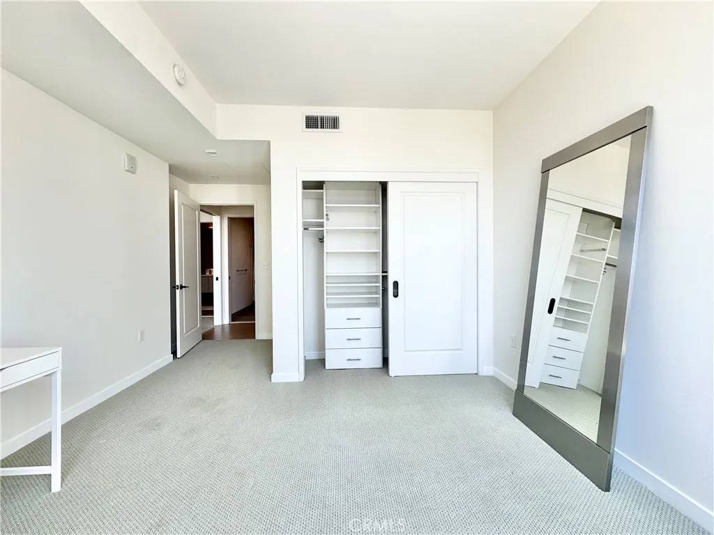 Los Angeles, CA 90015,1050 S Grand Avenue #2003
