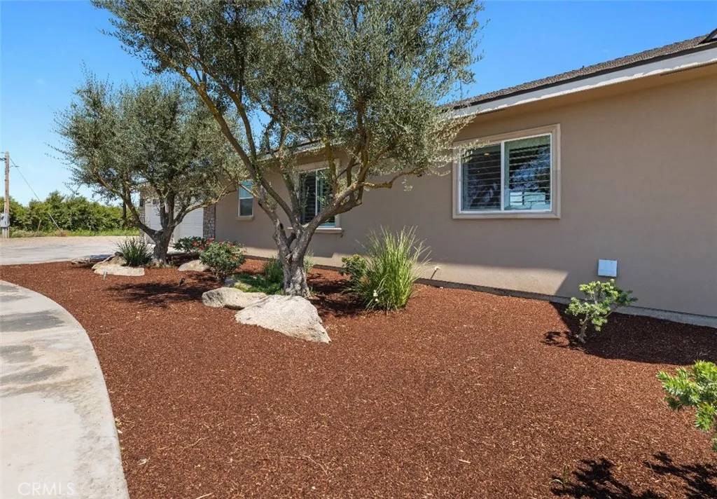Kingsburg, CA 93631,169 S 6th Avenue