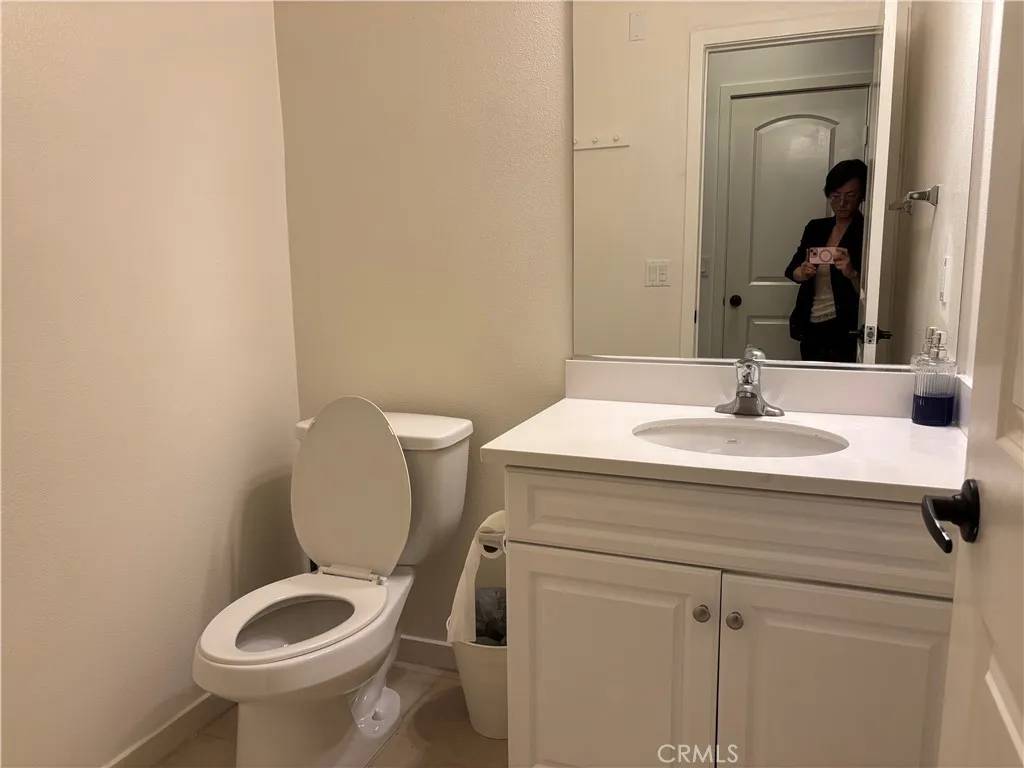 Montclair, CA 91763,4968 Arrow Hwy #E