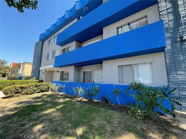 Van Nuys, CA 91406,8070 Langdon Avenue