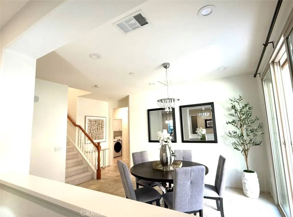Irvine, CA 92620,37 Roycroft