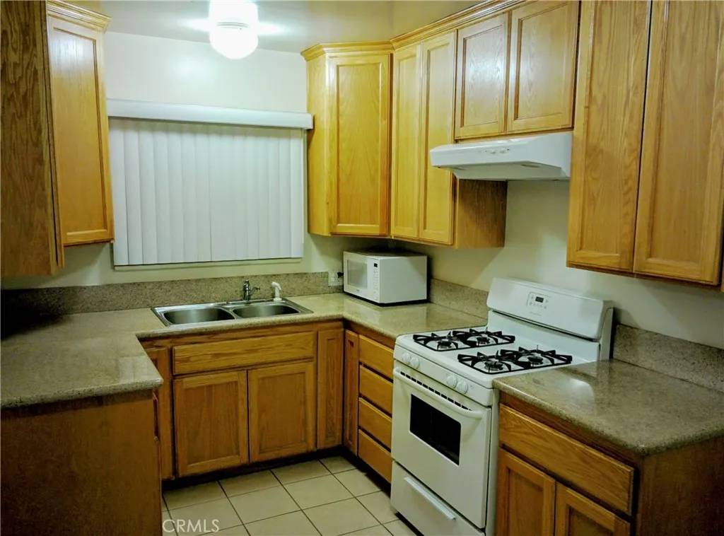 Downey, CA 90242,12843 Columbia Way