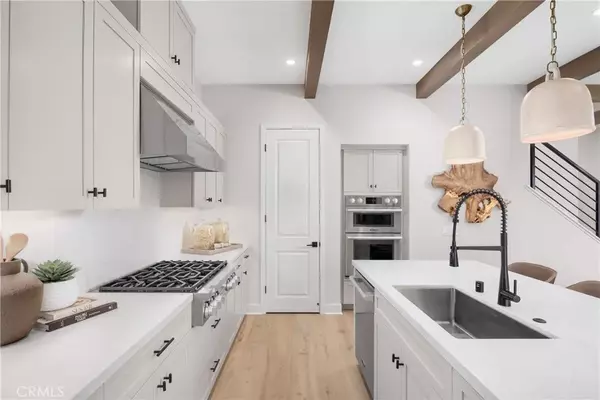 Walnut, CA 91789,22060 Manarola Way