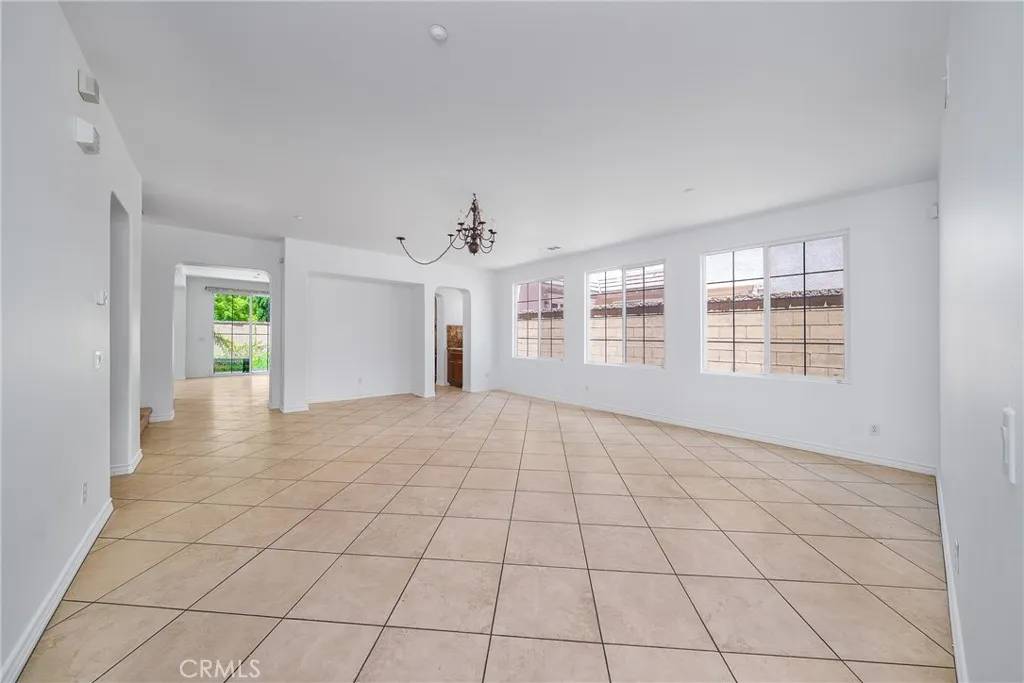 Fontana, CA 92336,5662 Galasso Avenue