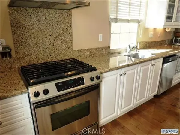 Irvine, CA 92618,70 Latitude