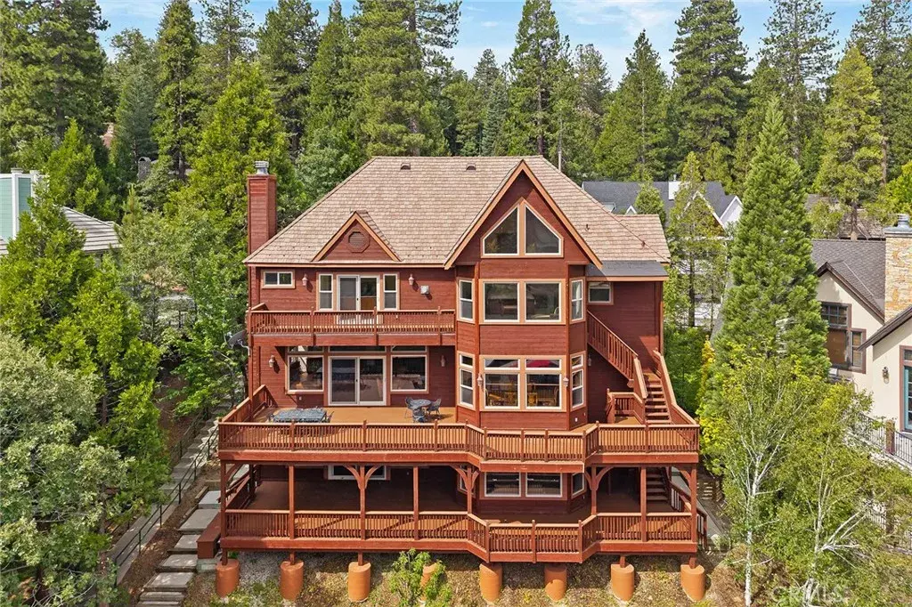 Lake Arrowhead, CA 92352,27581 Meadow Bay Drive