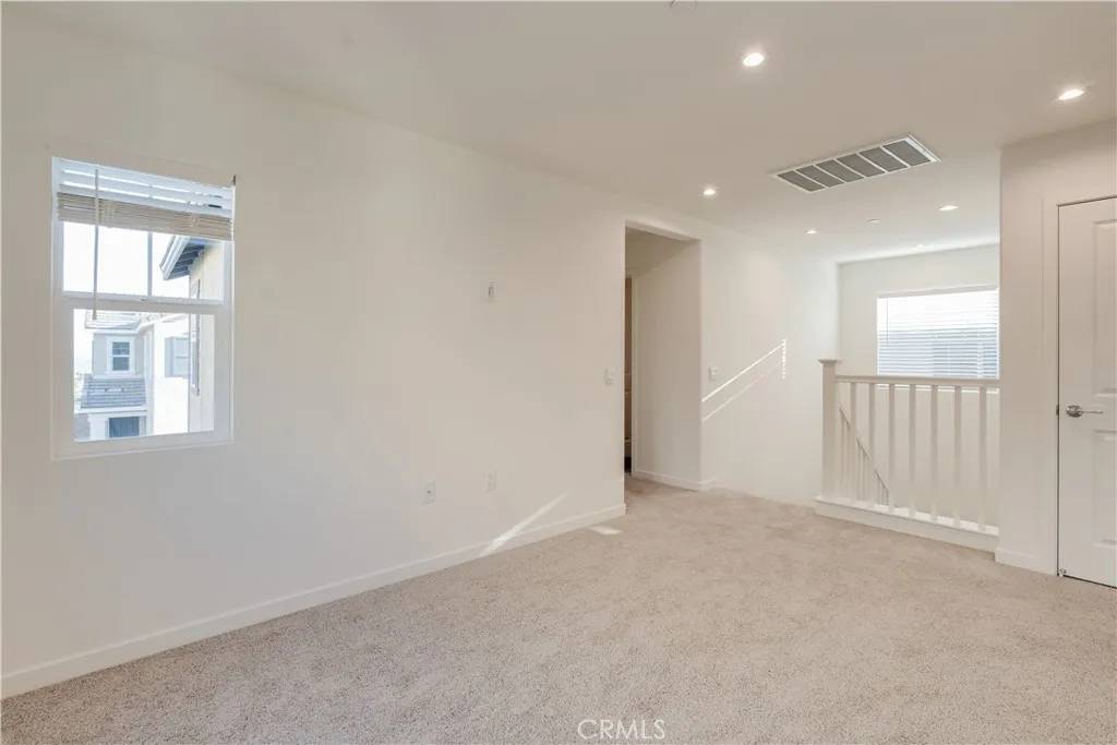 Fontana, CA 92336,16042 Olivas St