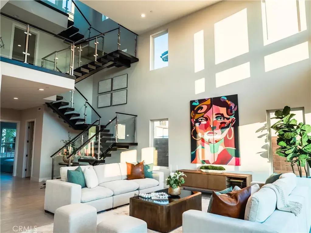 Irvine, CA 92618,221 Stage