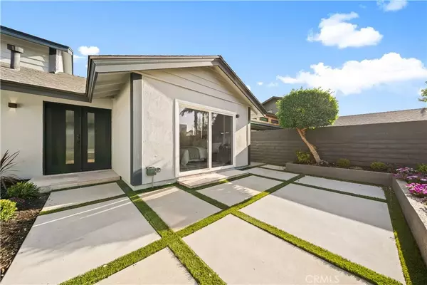 Costa Mesa, CA 92626,553 Sturgeon Drive