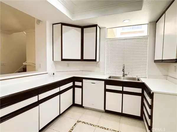 Corona, CA 92882,3190 Castelar Court #102