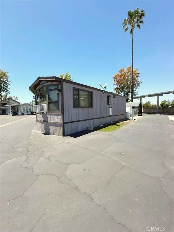 2750 W Acacia #B22, Hemet, CA 92545