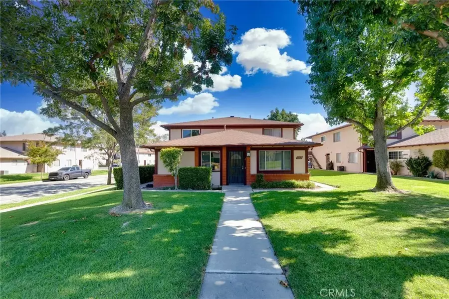 1102 W Calle Del Sol #3, Azusa, CA 91702