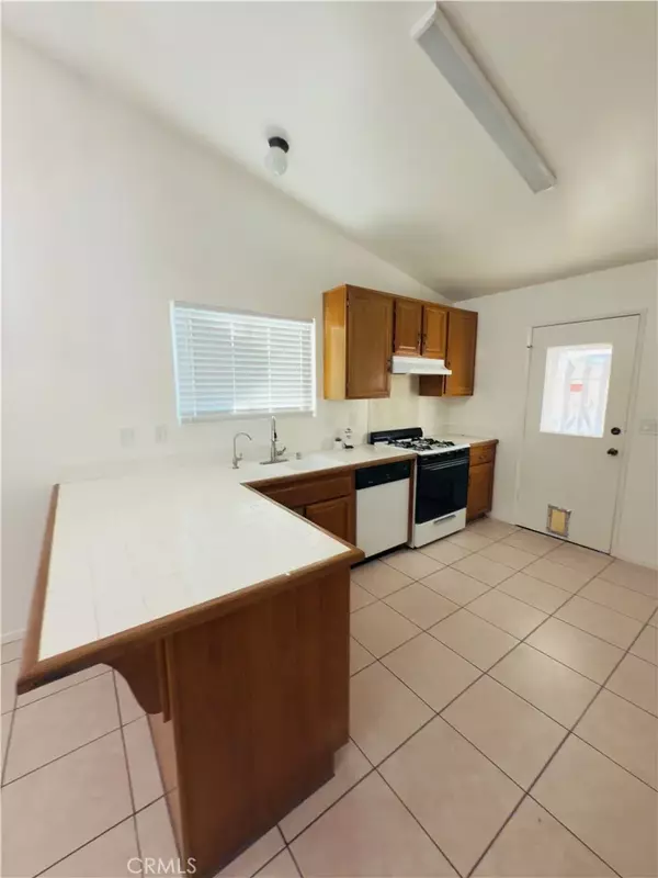 Hesperia, CA 92344,14164 Poplar Street