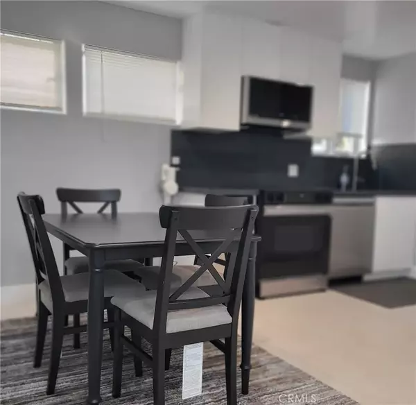 2504 23rd Street #B, Santa Monica, CA 90405