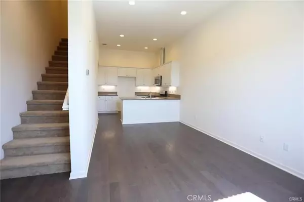Montclair, CA 91763,8870 Camphor #H