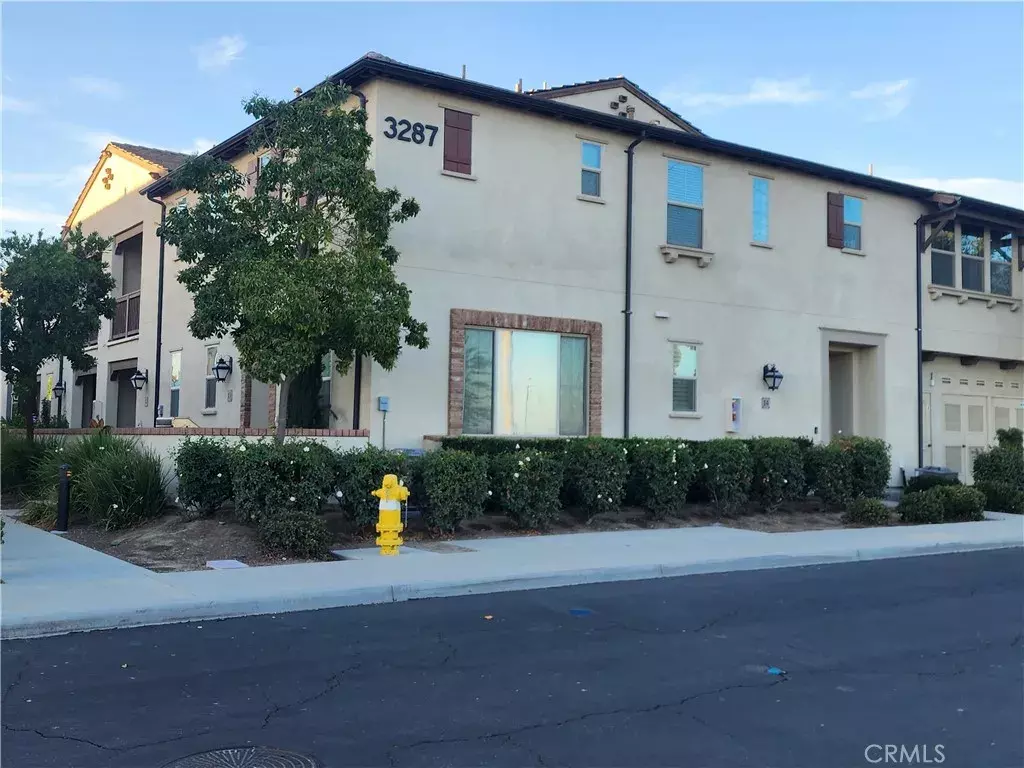 Ontario, CA 91762,3287 E Wild Horse Privado #13