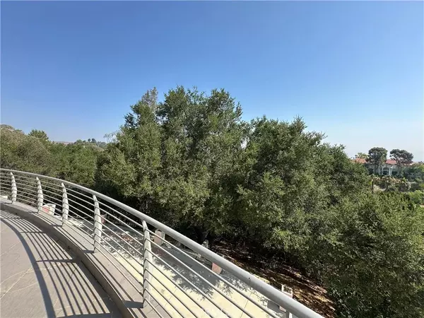 Calabasas, CA 91302,5077 Schumacher Road