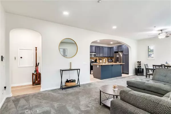 Corona, CA 92883,4313 Owens Street #102