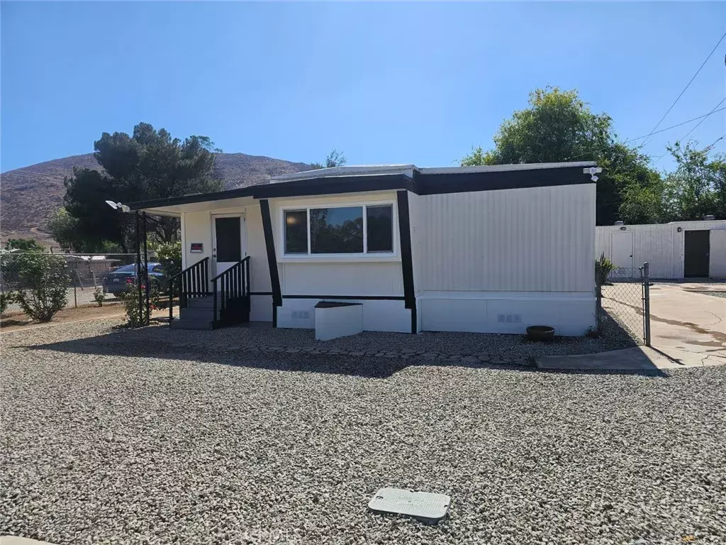 Hemet, CA 92544,26681 Amanda Avenue