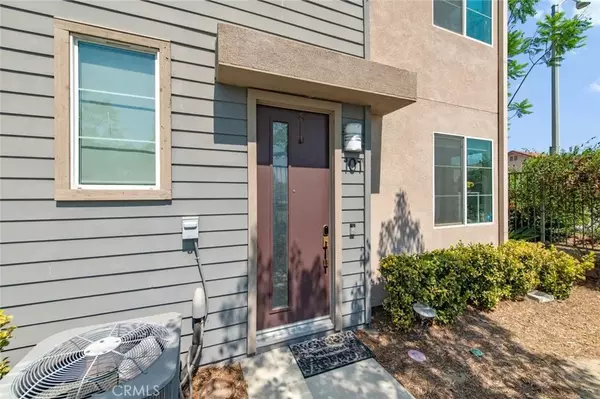 Corona, CA 92878,893 Tangelo Way #101