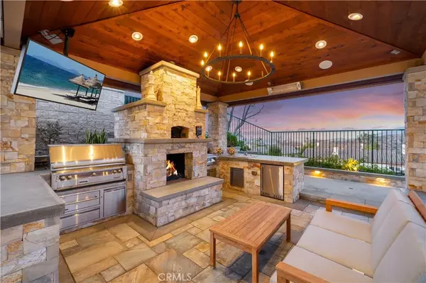 Anaheim Hills, CA 92808,1040 S Summer Breeze Lane
