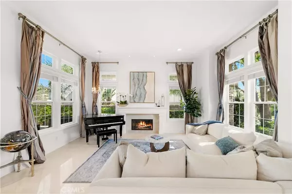 Anaheim Hills, CA 92808,1040 S Summer Breeze Lane