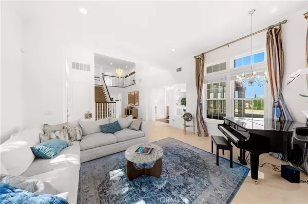Anaheim Hills, CA 92808,1040 S Summer Breeze Lane