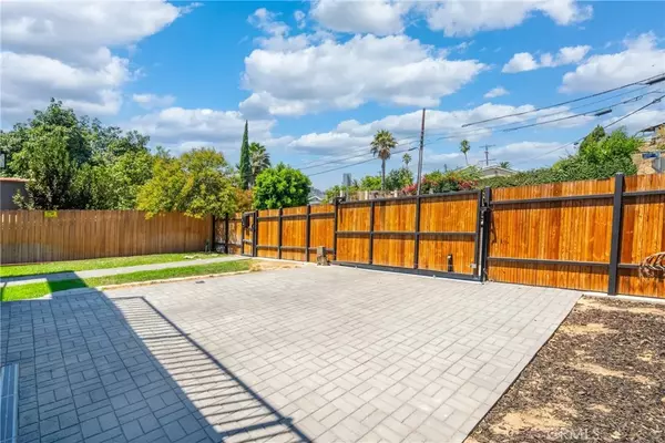 Los Angeles, CA 90065,2926 Future Street