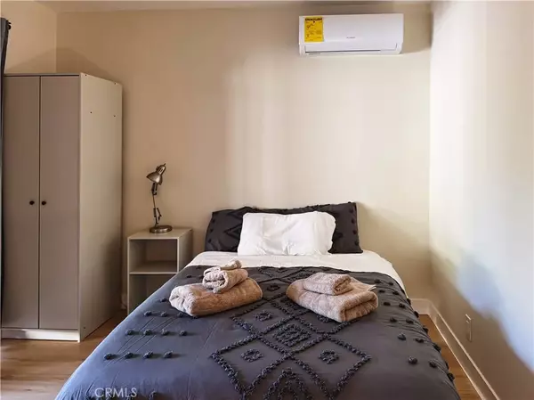 Altadena, CA 91001,2782 Windsor Avenue