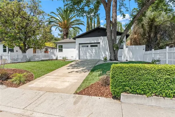 Claremont, CA 91711,205 W Arrow