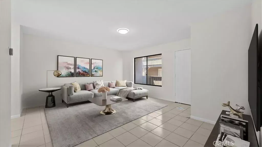 Bellflower, CA 90706,16414 Cornuta Avenue #11