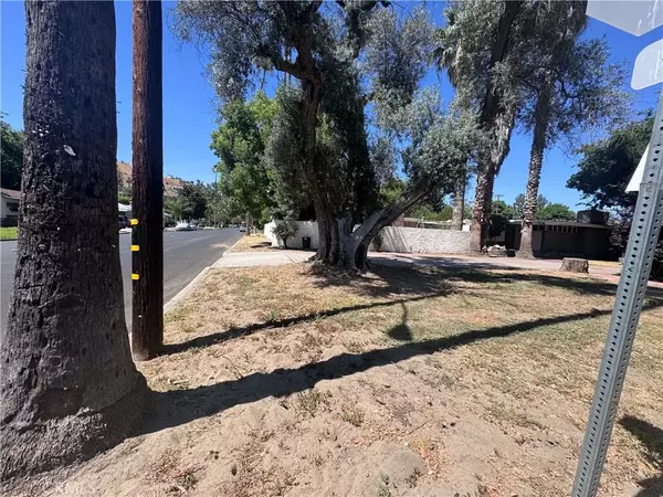 San Bernardino, CA 92405,782 W Marshall Boulevard