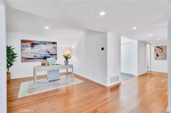 Glendale, CA 91202,1325 Valley View Road #307