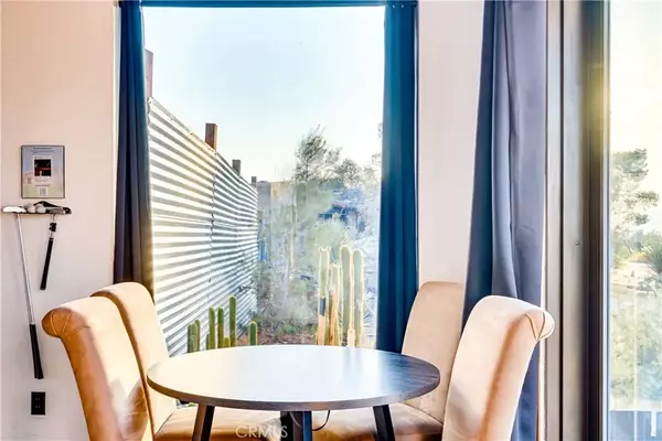 Joshua Tree, CA 92252,60423 La Mirada Trail