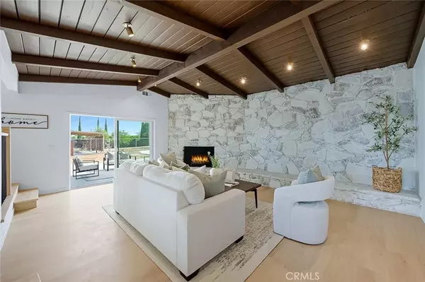 Corona, CA 92882,1167 Hummingbird