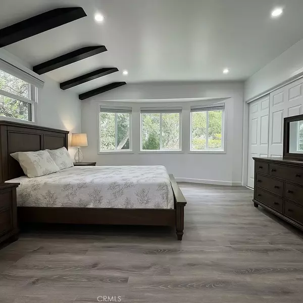 Los Angeles, CA 90077,2212 Linda Flora Drive