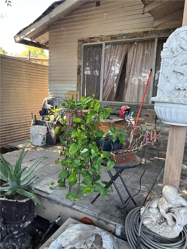 Compton, CA 90222,2623 E 127th