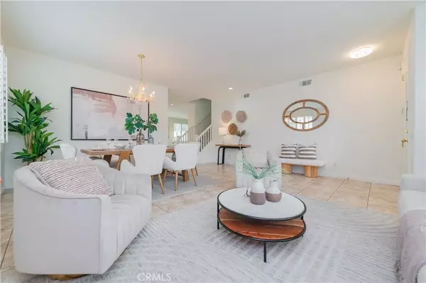 Irvine, CA 92606,27 Maryland